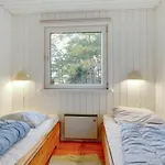 Mikaela - 1km From The Sea By Interhome