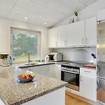 Mikaela - 1km From The Sea By Interhome