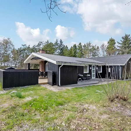 Mikaela - 1km From The Sea By Interhome *
