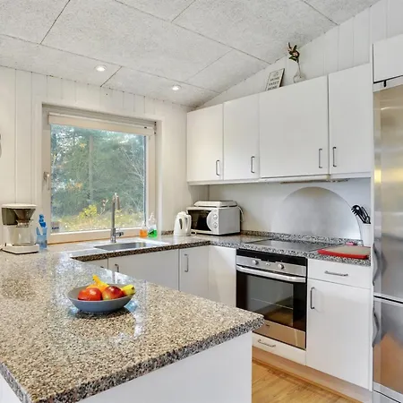 Mikaela - 1km From The Sea By Interhome