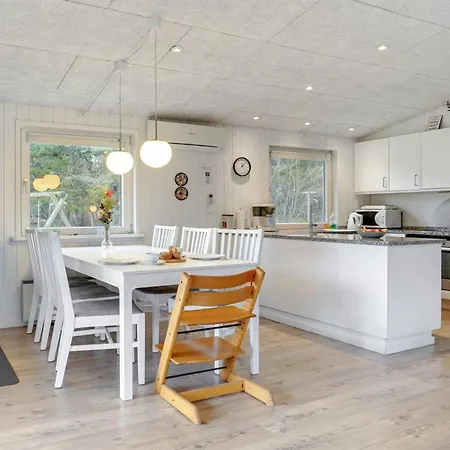Mikaela - 1km From The Sea By Interhome *