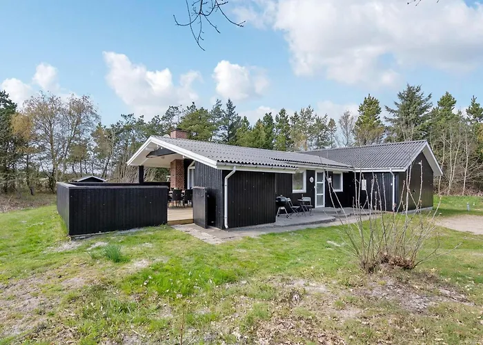 Mikaela - 1km From The Sea By Interhome *