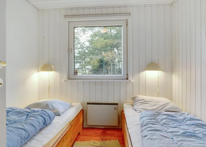 Mikaela - 1km From The Sea By Interhome