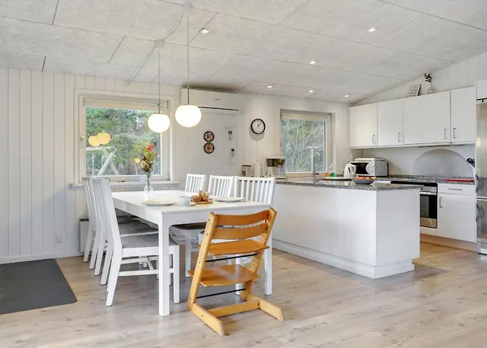 Mikaela - 1km From The Sea By Interhome *