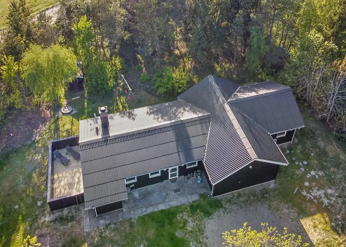 Holiday home Mikaela - 1km From The Sea By Interhome *